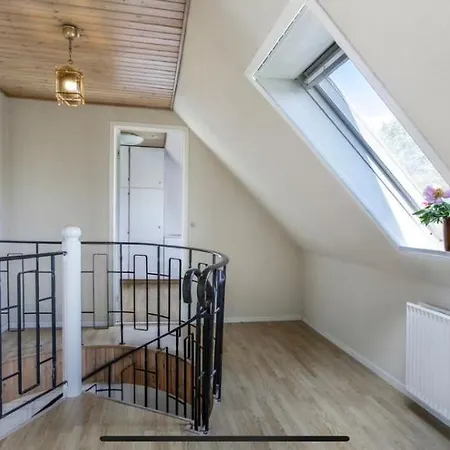 Villa Hus Naer Og Bus *