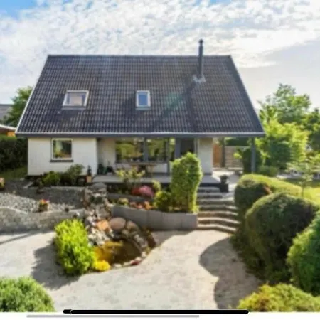 Hus Naer Og Bus Villa *